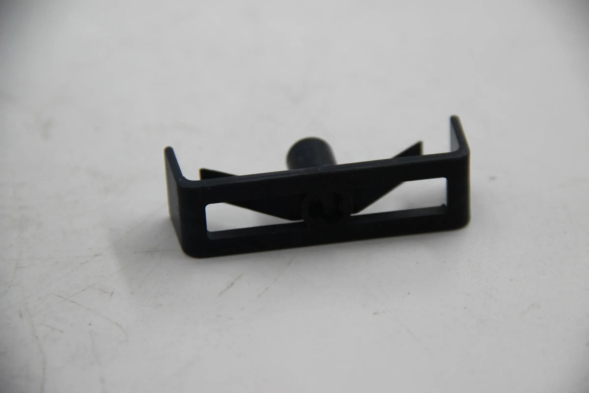 Original BMW E30 316i-325i M3 E36 E31 840Ci 850Ci Z3 Kabelhalter 61138353438