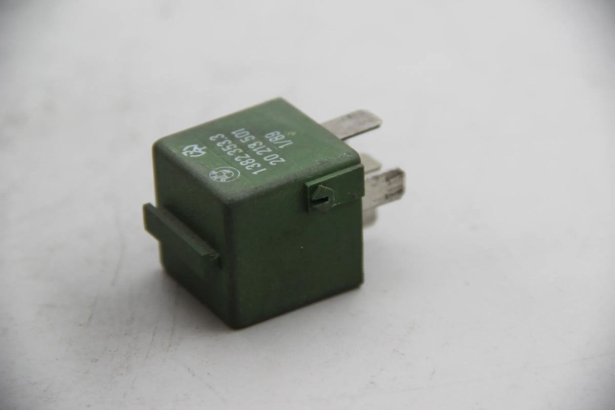 Original BMW E30 E34 E32 Relais grün 1382353