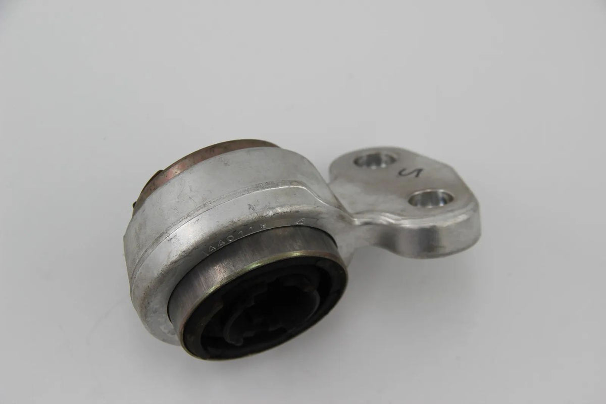 Original BMW E46 E85 E86  Satz Halter mit Gummilager D=66MM NOS 31126757623