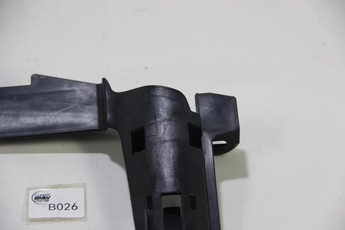 Original BMW E46 3er Halter Scheinwerfer Rechts Mount Bracket 1301073018