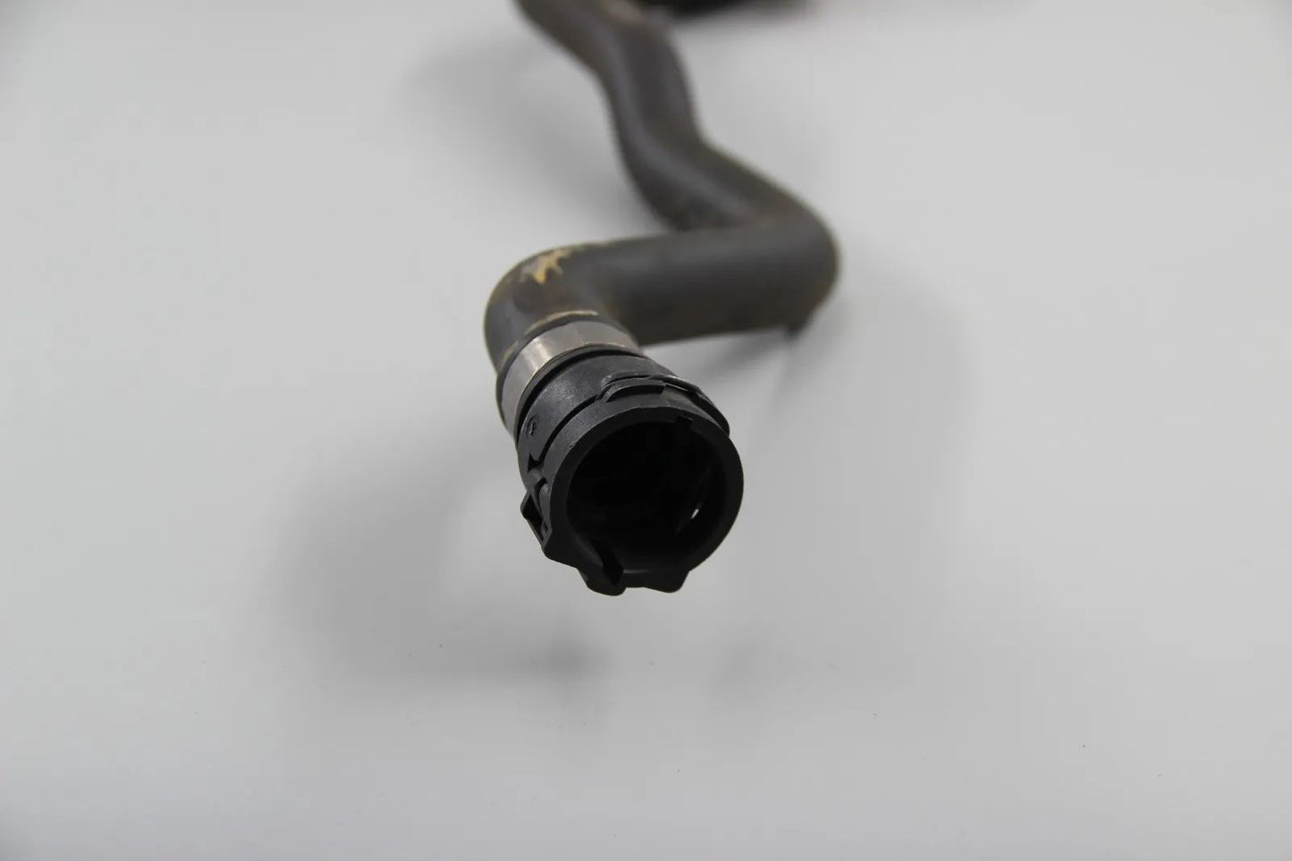 Original BMW E46 3er Schlauch Heizkörper-Ausgleichbehälter 64216901568