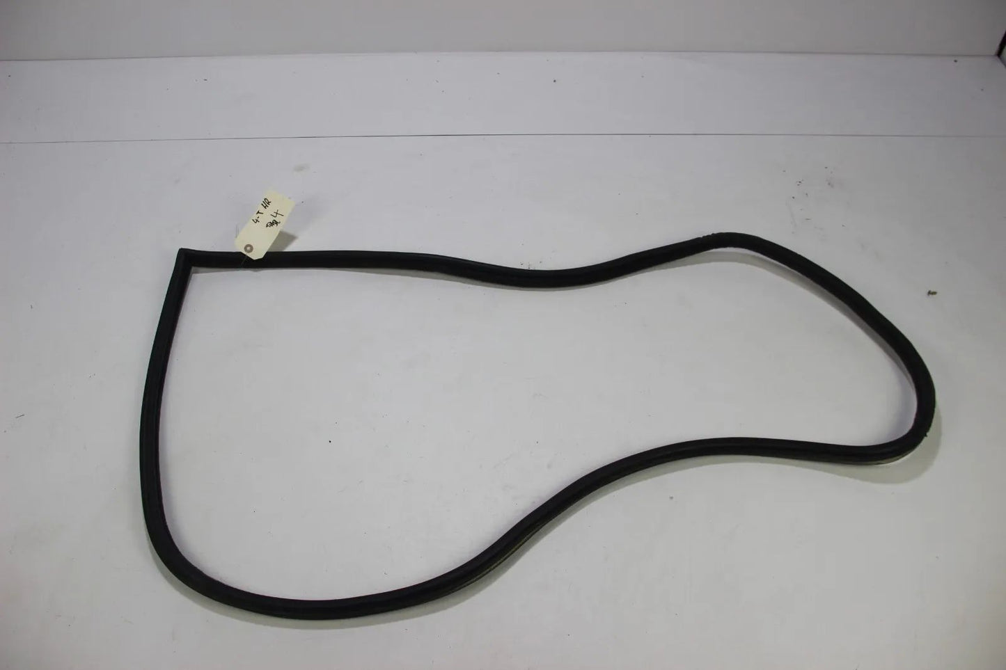 BMW E30 4-Türer Limo Touring 316i-325i Türdichtung hinten rechts Kantenschutz