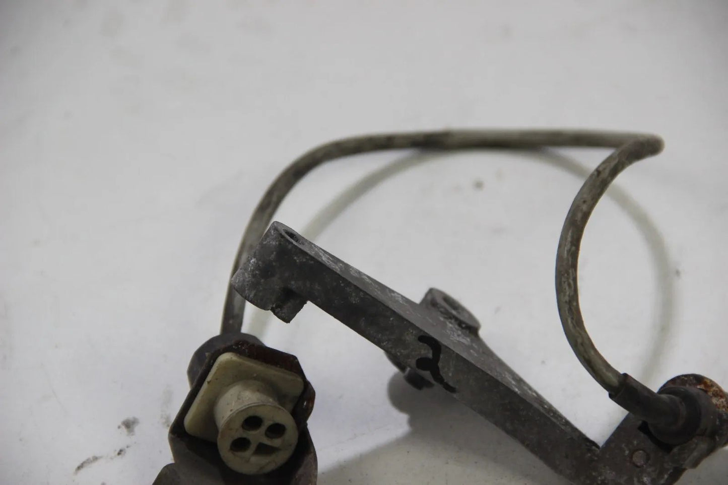 Original BMW M88/ M90 M30 Drehzahlgeber vorne am Vibrationsdämpfer OEM