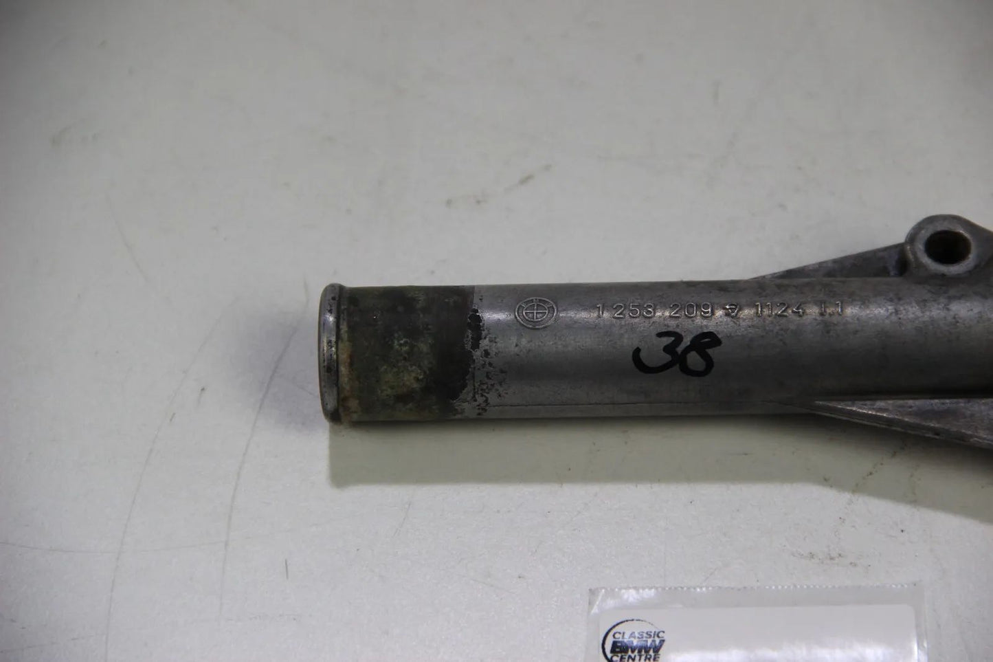 Original BMW E24 E28 E34 E32 M30 M88  Wasserflansch Zylinderkopf Hinten 1253209