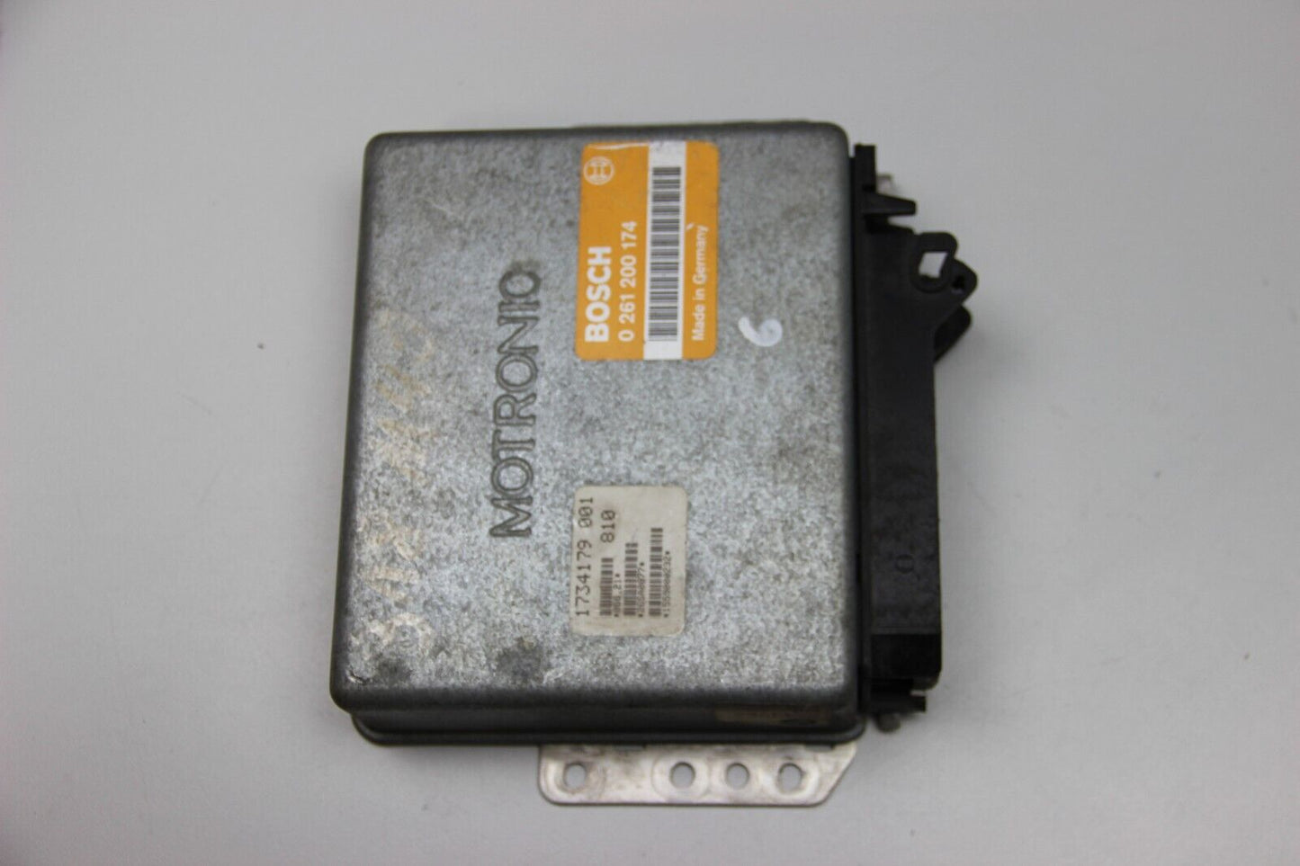 BMW Motorsteuergerät ECU E30 316i 0261200174