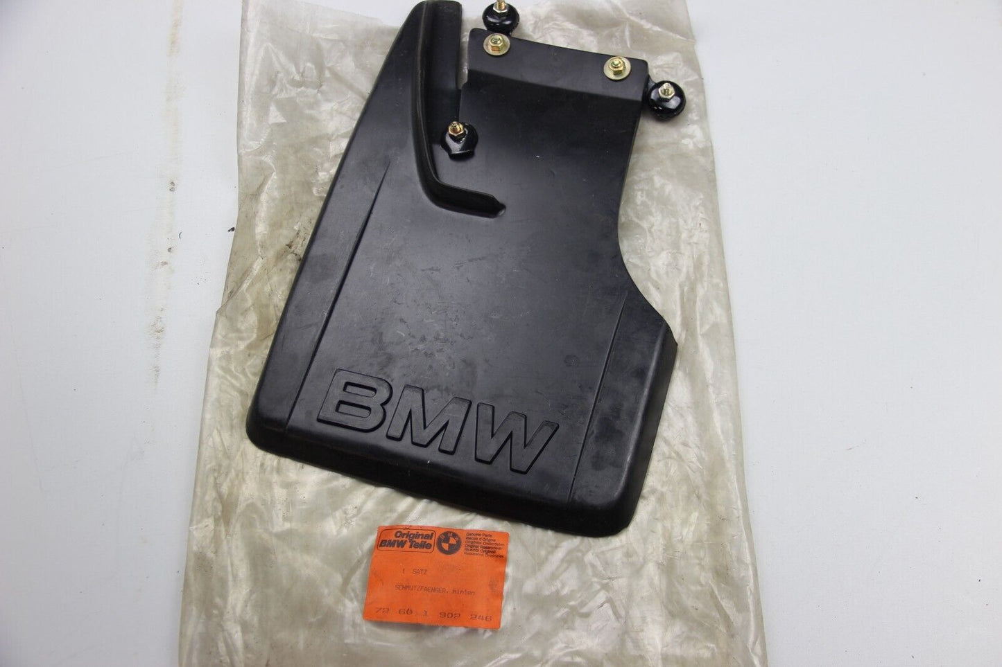 NEU ORIGINAL 72601902246  Schmutzfänger BMW E28 Hinten Links