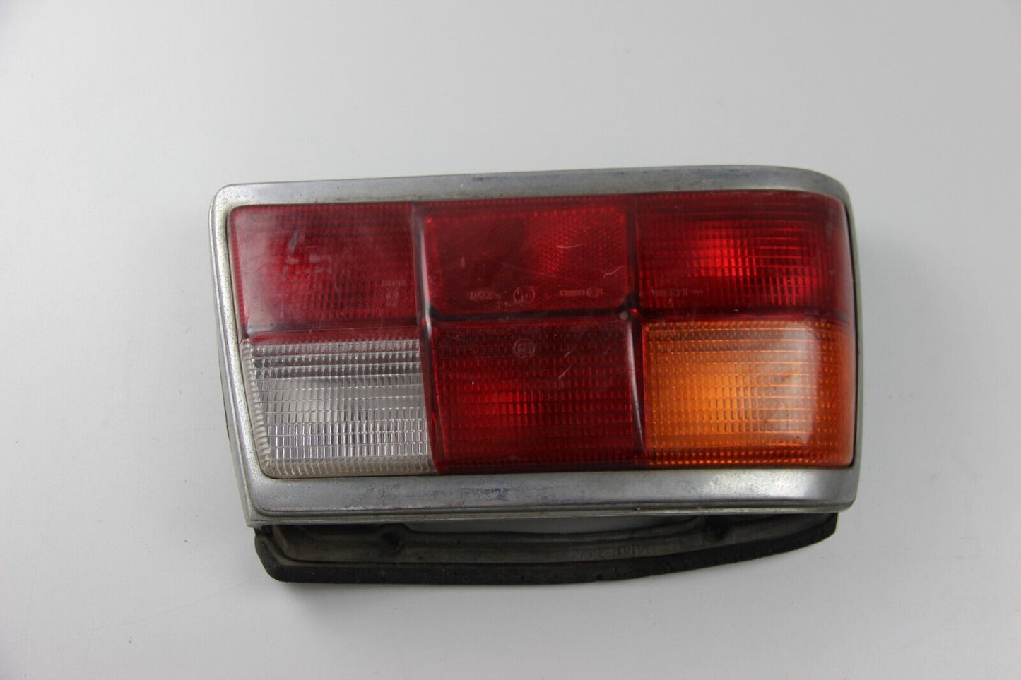 BMW  E12 Rücklicht Heckleuchte Lampenträger links Taillight left Rear