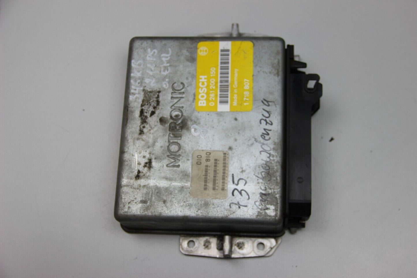 BMW Motorsteuergerät ECU E32 735i 0261200150